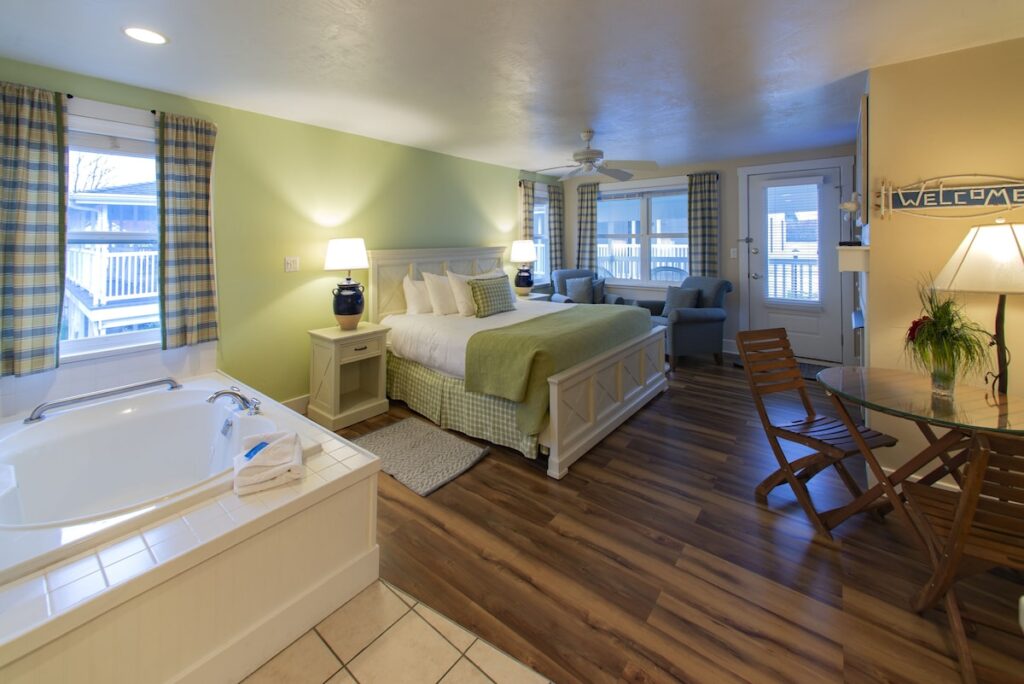 Edgewater Resort - Image 3