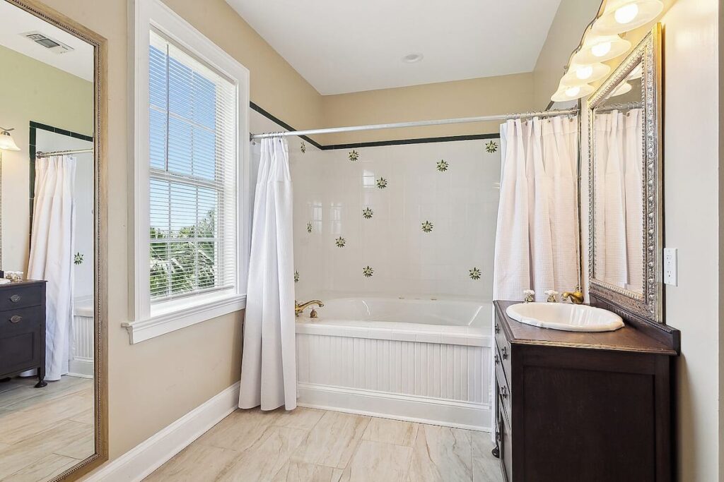 Elsa’s Place Bed and Breakfast - Image 1