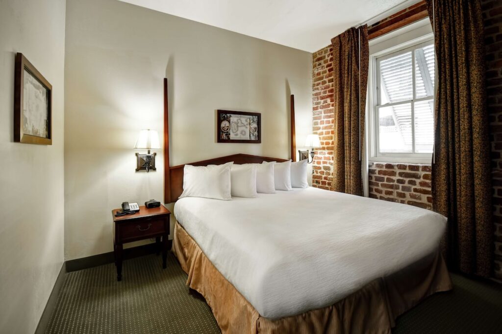 Embassy Suites by Hilton Charleston Historic District - Image 3