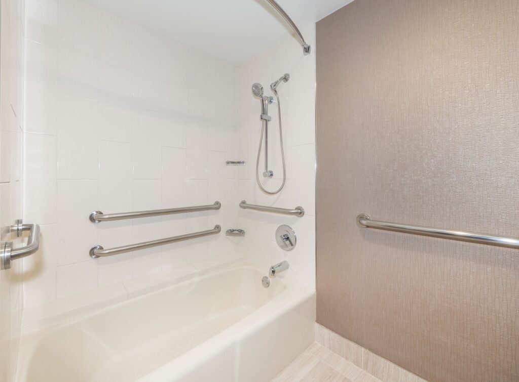 Embassy Suites by Hilton Chicago North Shore Deerfield - Image 2