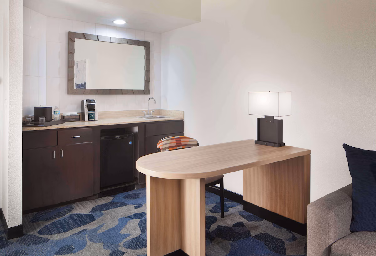 Embassy Suites by Hilton Palm Beach Gardens PGA Boulevard - Image 3