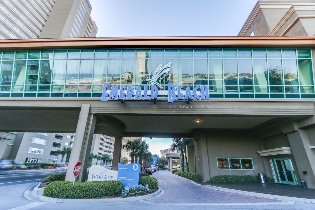 Emerald Beach Resort by Panhandle Getaways - Image 4