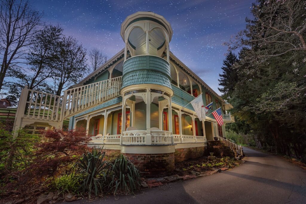 Engadine Inn & Cabins - Image 5