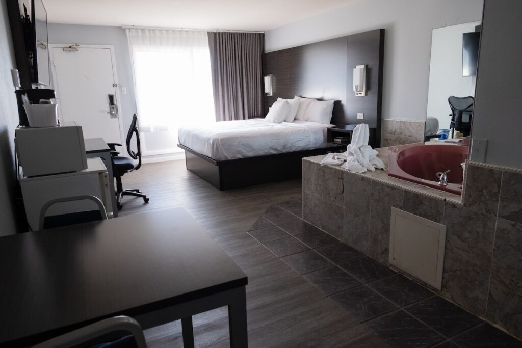 Envi Boutique Hotel Henderson-Evansville South - Image 2