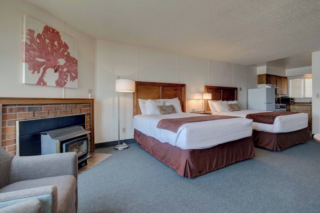 Ester Lee Oceanview Inn - Image 3