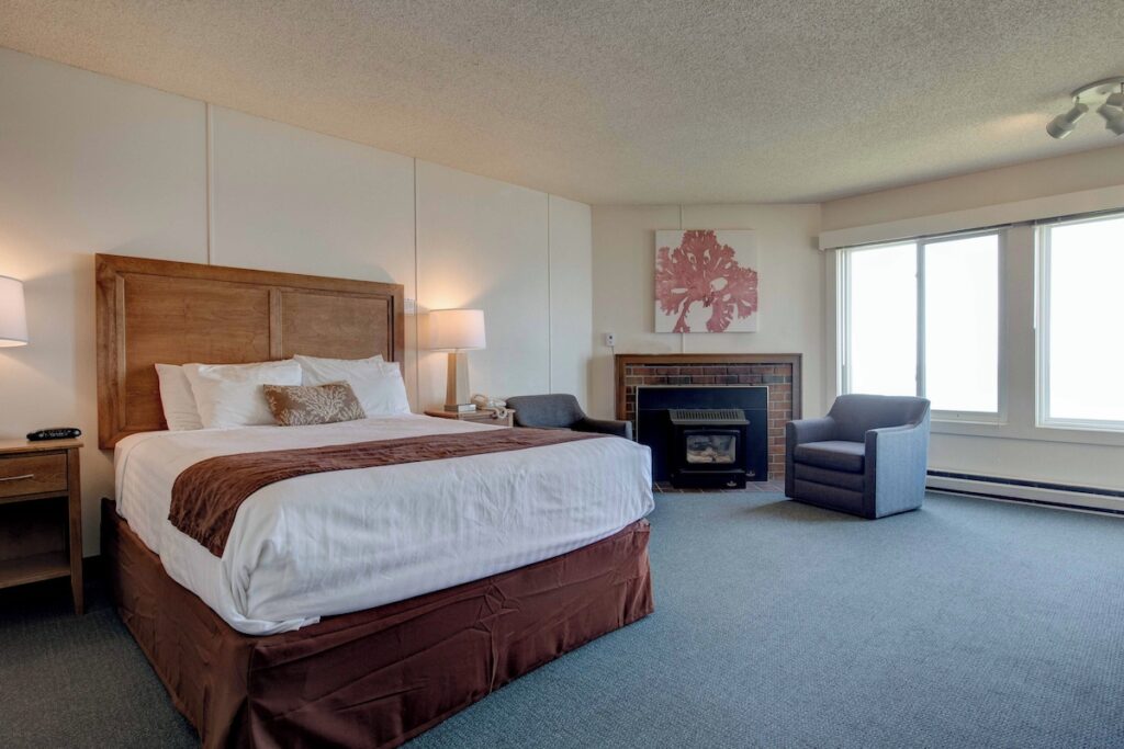 Ester Lee Oceanview Inn - Image 2