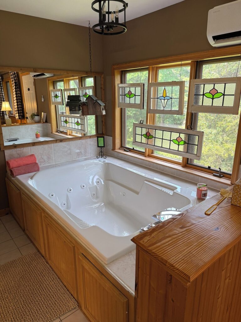 Eureka Sunset Cabins - Image 2