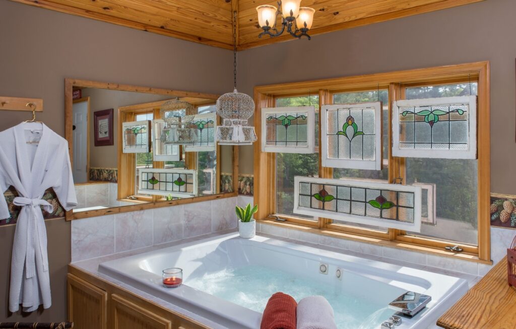 Eureka Sunset Cabins - Image 1