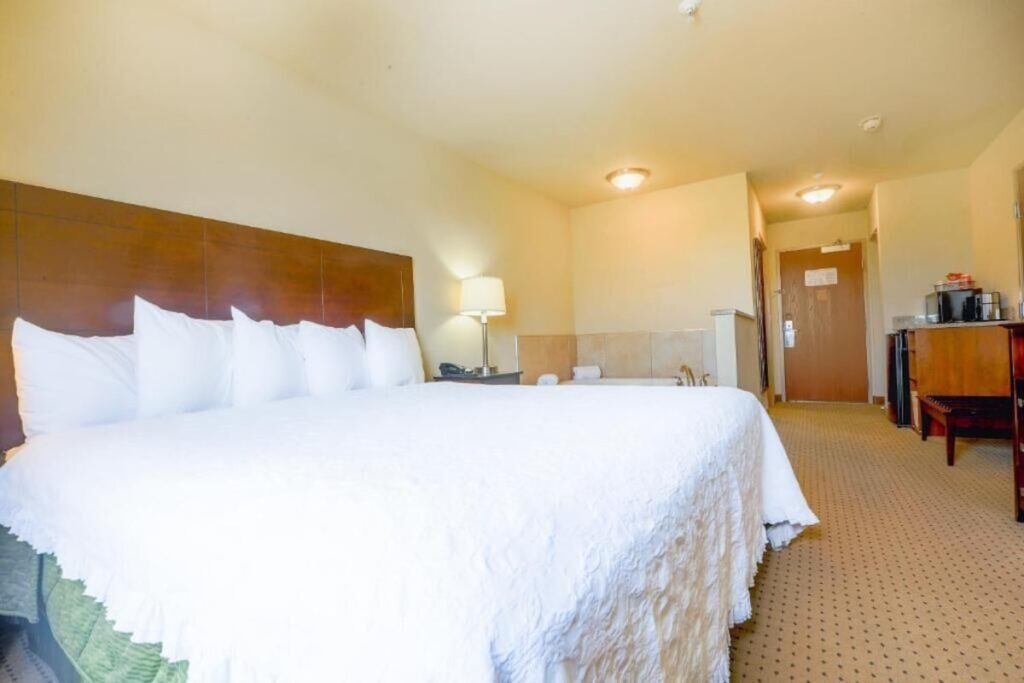 Evansville inn and suites - Image 3