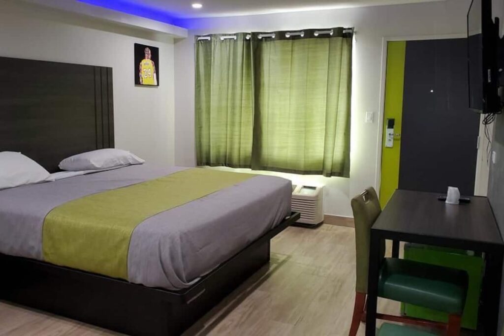 Exclusivo Inn & Suites - Image 3