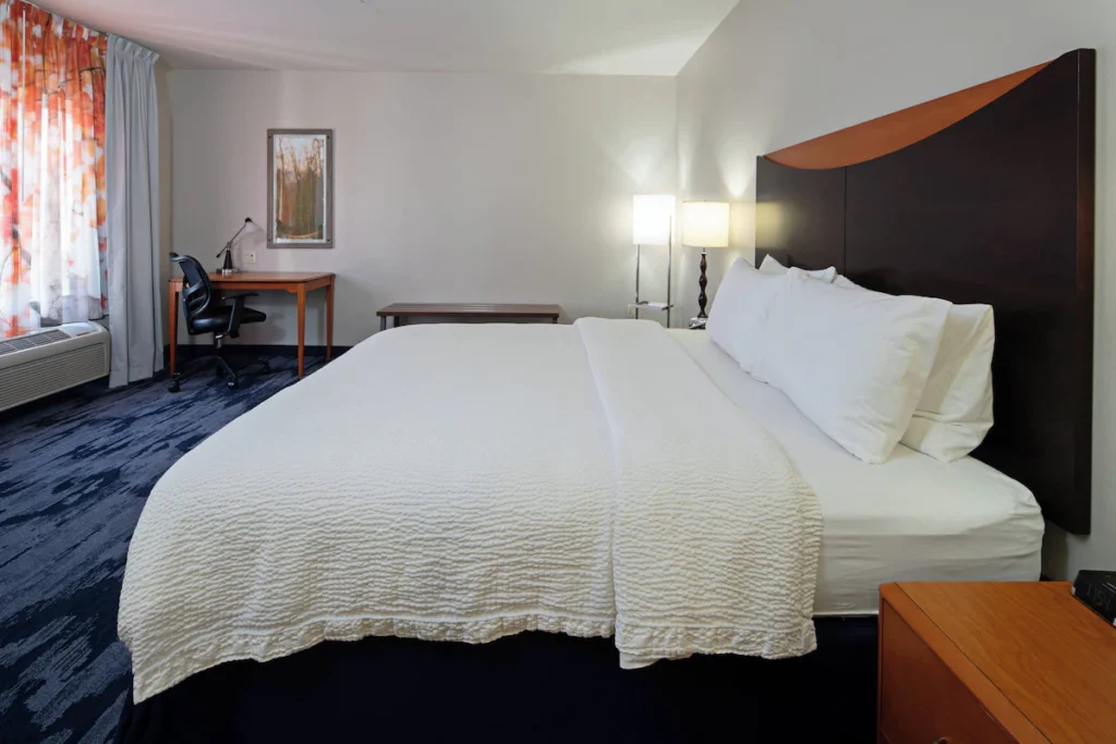 Fairfield Inn & Suites Seattle Bremerton - Image 3