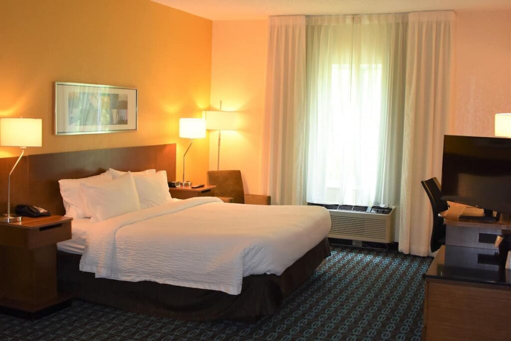 Fairfield Inn & Suites by Marriott Cleveland Streetsboro - Image 4