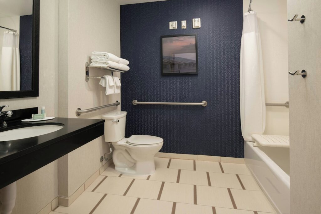 Fairfield Inn & Suites by Marriott Santa Cruz, CA - Image 2