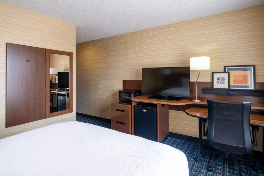 Fairfield Inn and Suites by Marriott Denver Aurora/ Medical Center - Image 3