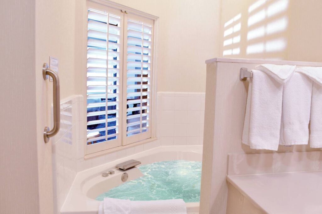 Fairfield Inn and Suites by Marriott Indianapolis East - Image 2