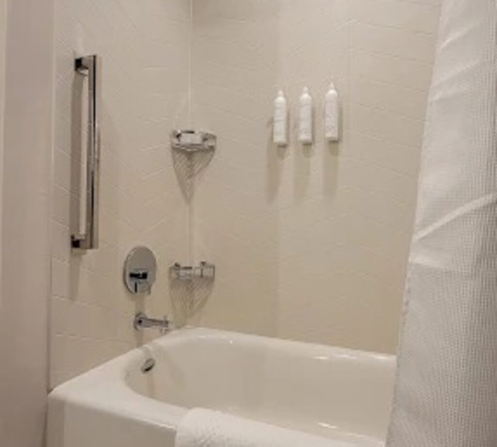 Fairfield by Marriott Inn & Suites Sandusky - Image 2