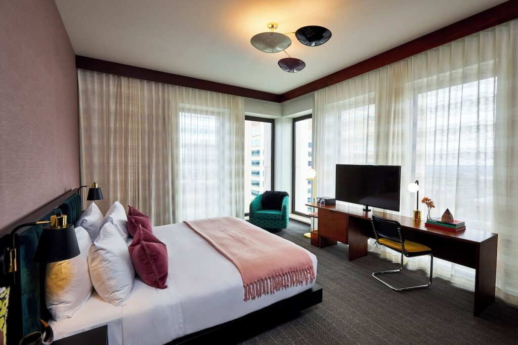 Fairlane Hotel - Image 3