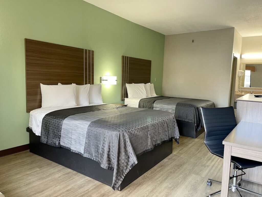 Fairview Inn and Suites - Image 4