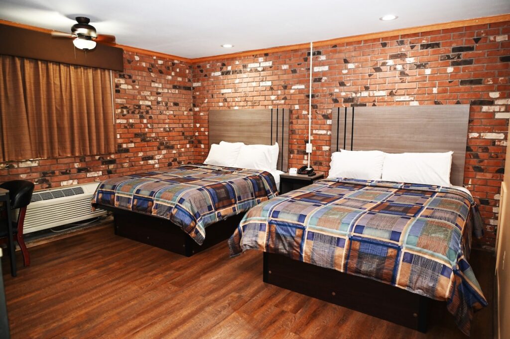 Fellows Creek Lodge - Image 4