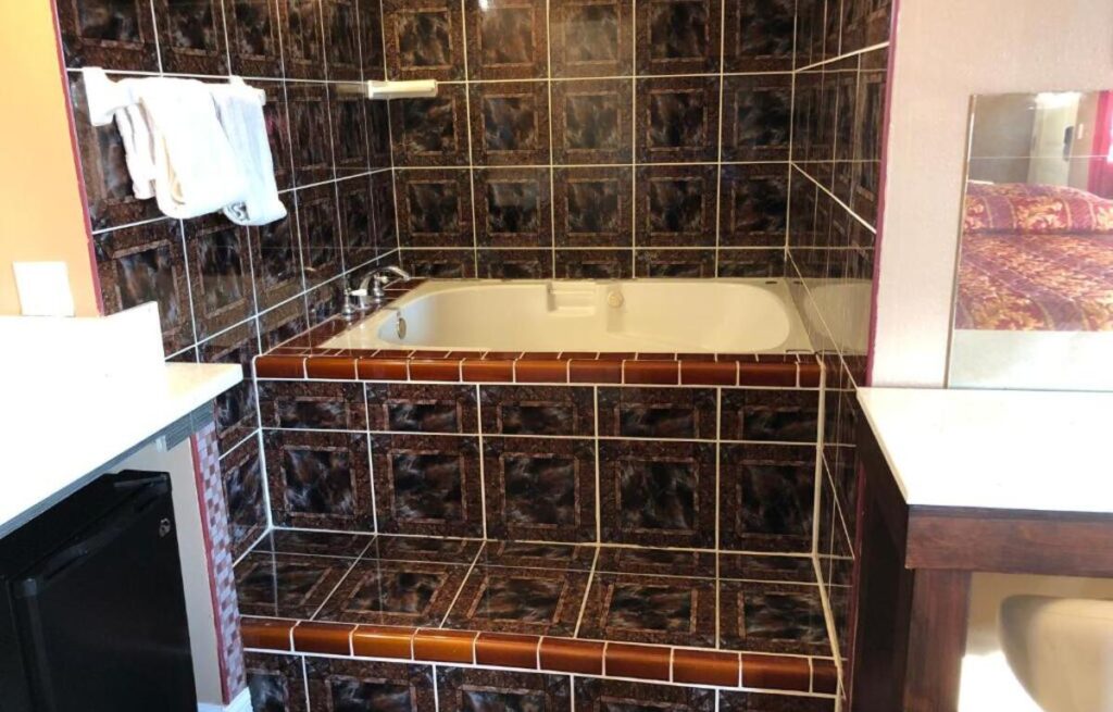 Flight Motel - Image 2