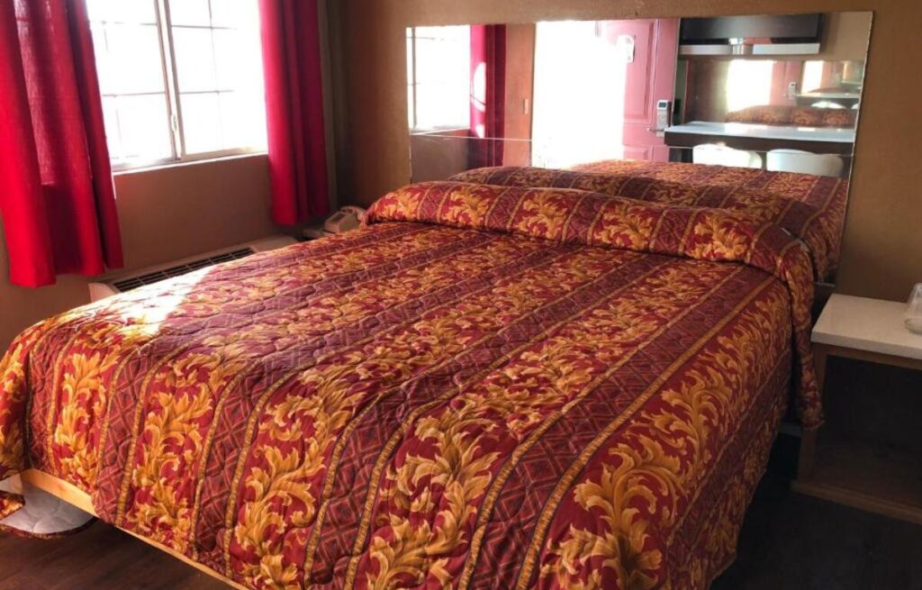 Flight Motel - Image 3