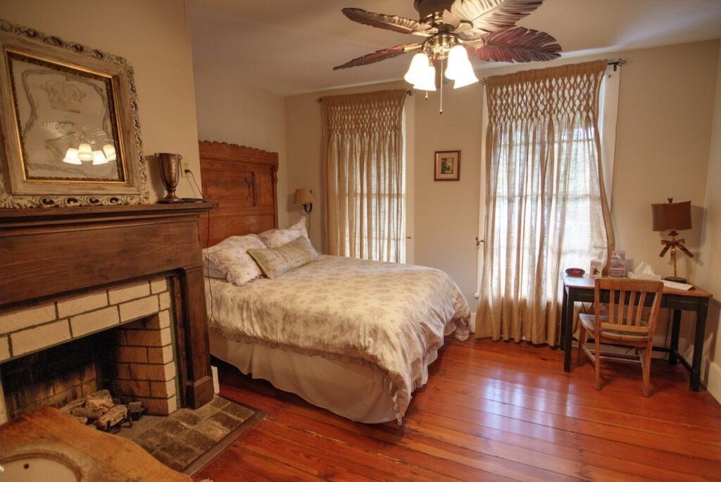 Florida House Inn - Image 2