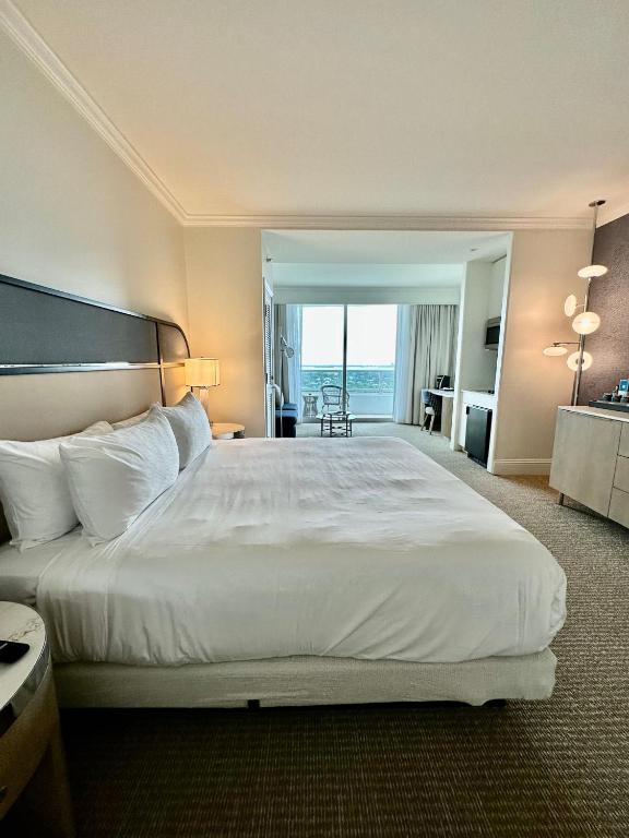 Fontainebleau Miami Beach,Tresor - Image 3