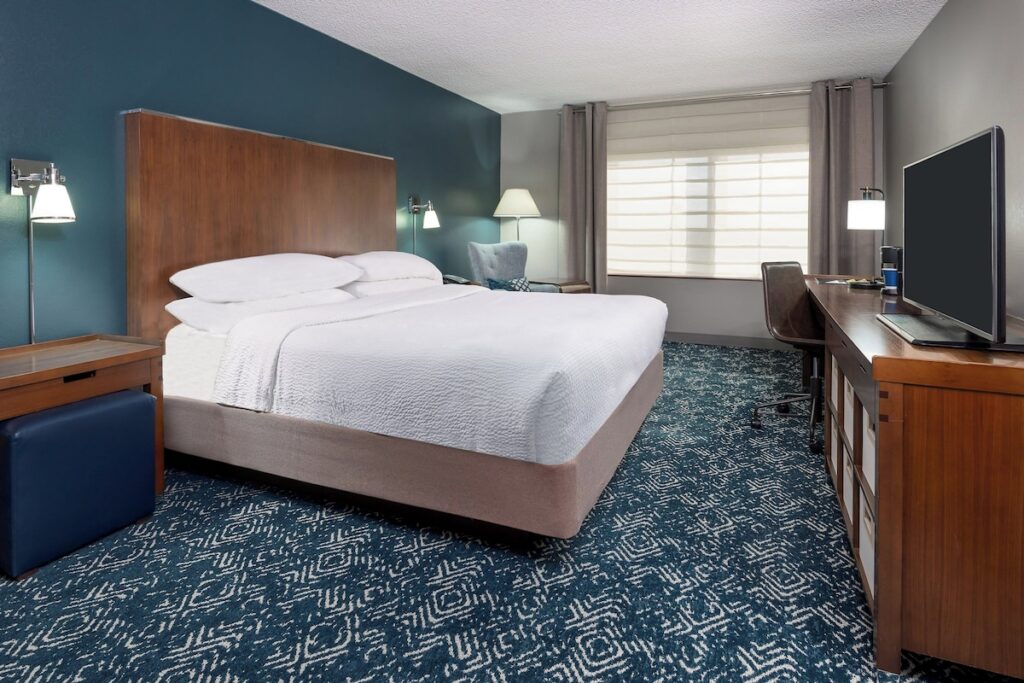 Four Points by Sheraton Huntsville Airport - Image 2