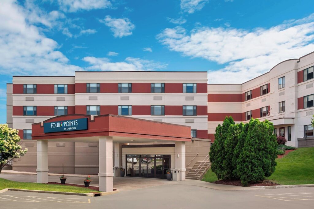 Four Points by Sheraton Milwaukee Airport - Image 2