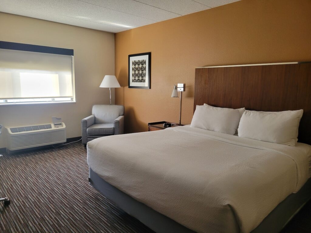 Four Points by Sheraton Milwaukee Airport - Image 3