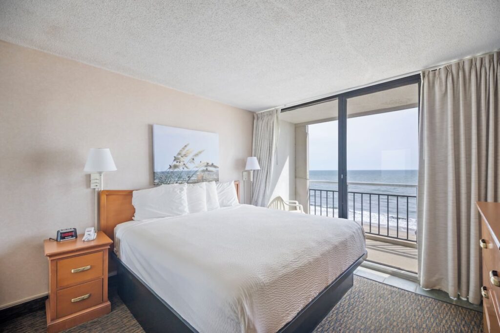 Four Sails Resort - Image 4