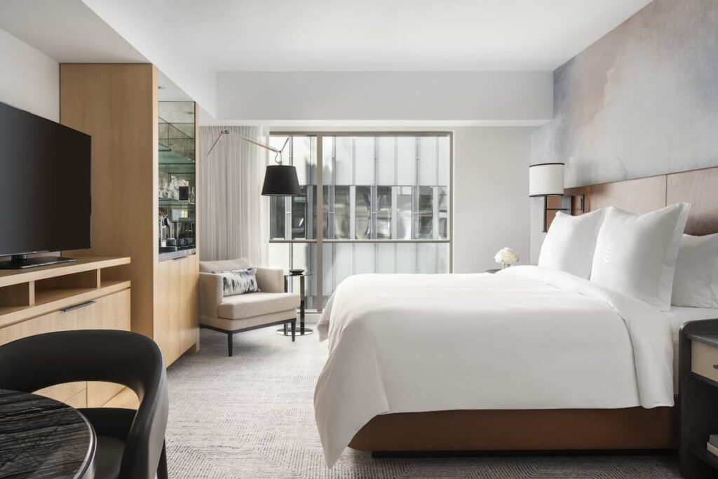 Four Seasons Hotel Seattle - Image 4