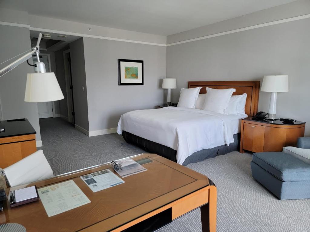 Four Seasons Private Studio Unit - Image 3