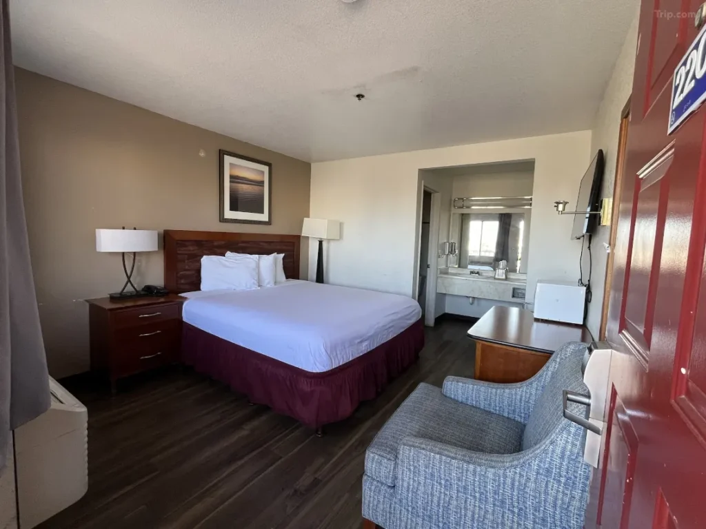 Fresno Inn - Image 1