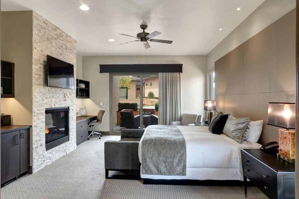 Garden of the Gods Resort and Club - Image 3