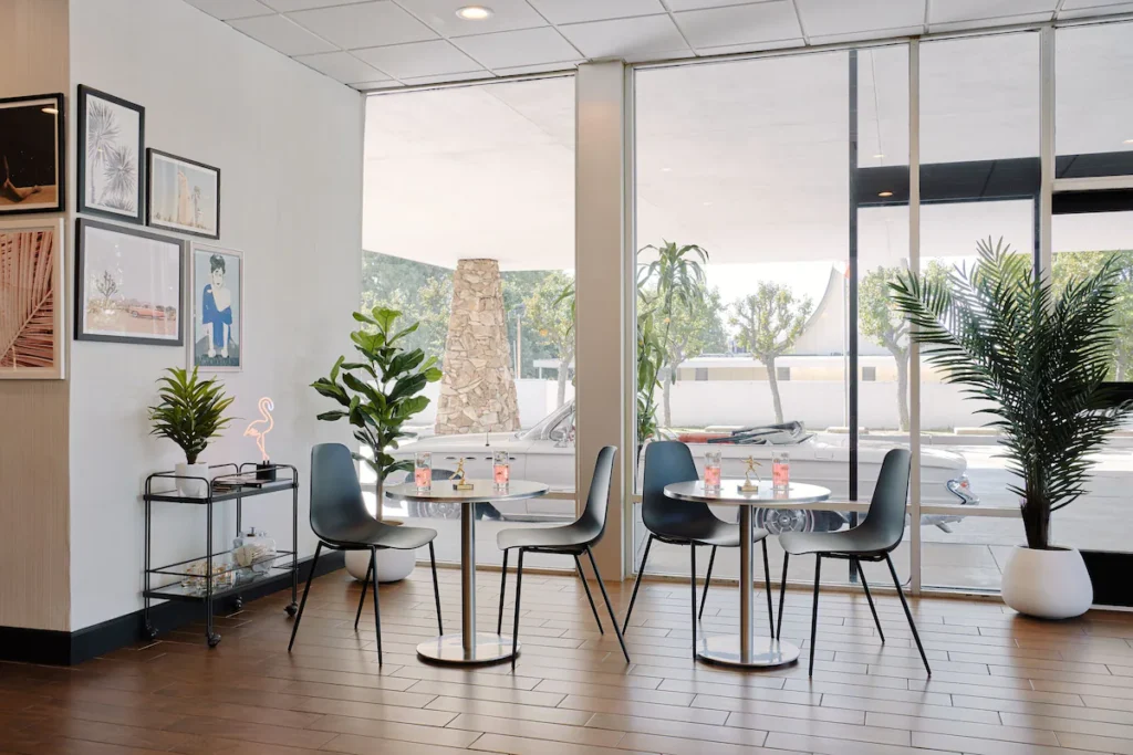 Glendale Express Hotel Los Angeles - Image 3