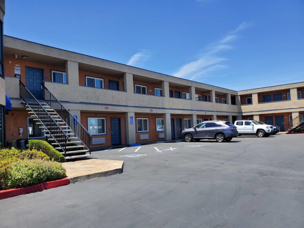 Good Living Inn - Image 2