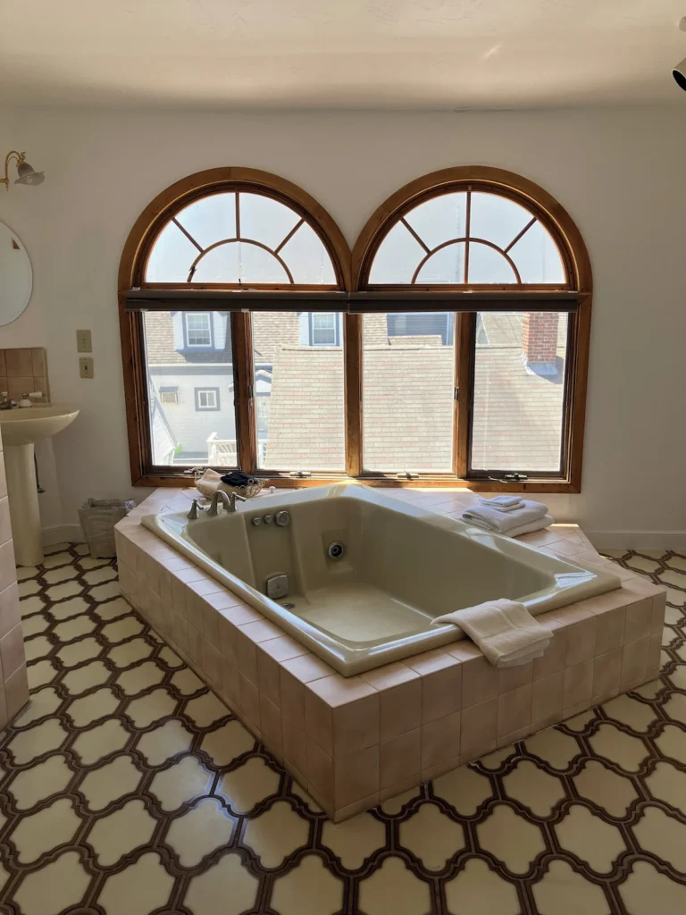 Grand View Motel - Image 1