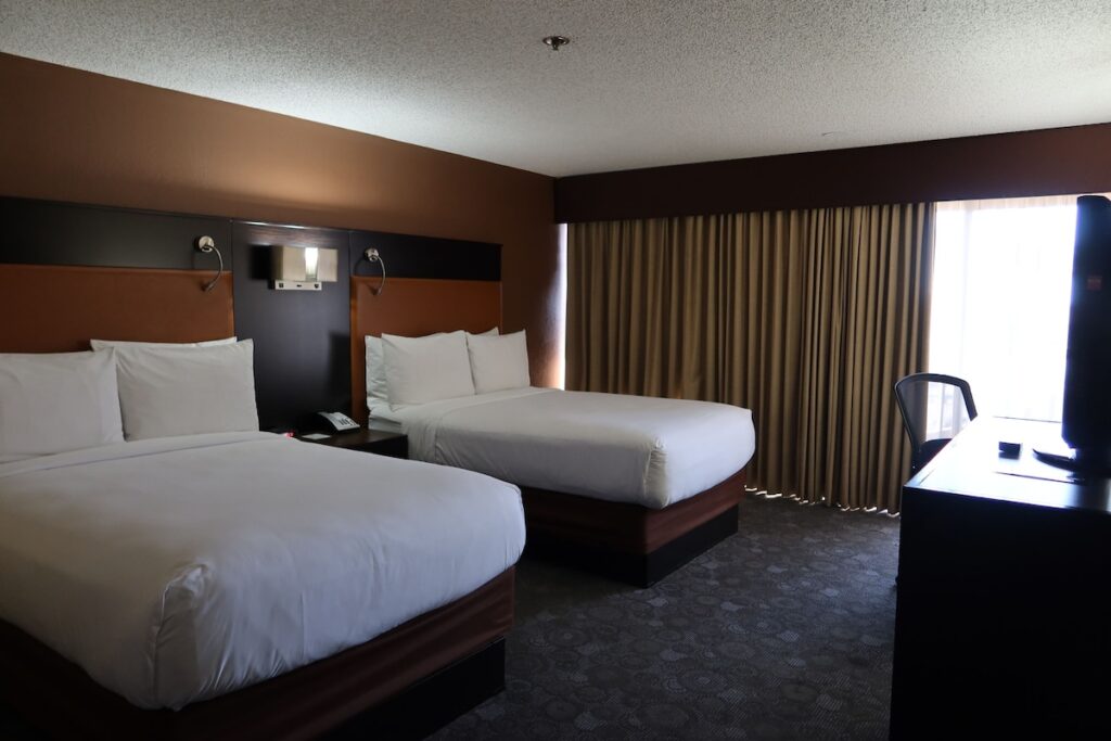 GreenTree Hotel Phoenix West - Image 4