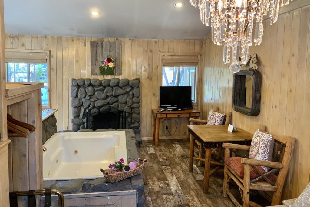 Grey Squirrel Resort - Image 2