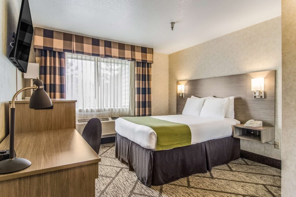 GuestHouse Inn & Suites Hotel Poulsbo - Image 3