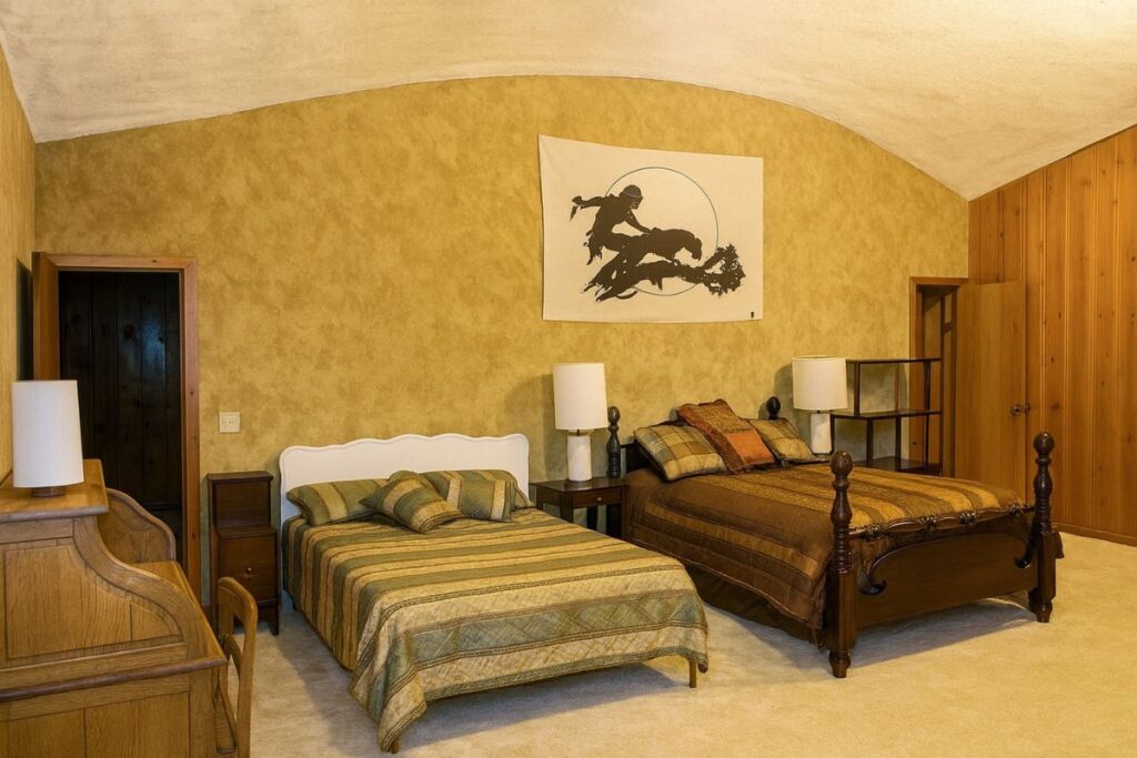 HOUSE OF FUTURE MASTER BEDROOM LANSING - Image 3