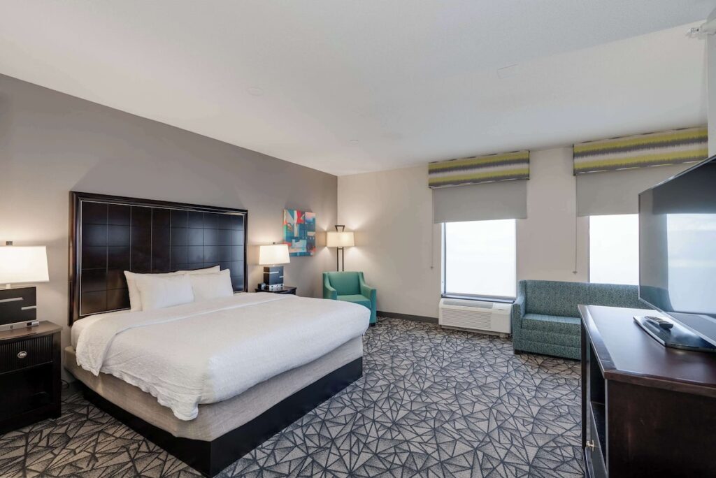 Hampton Inn Bloomington West - Image 4