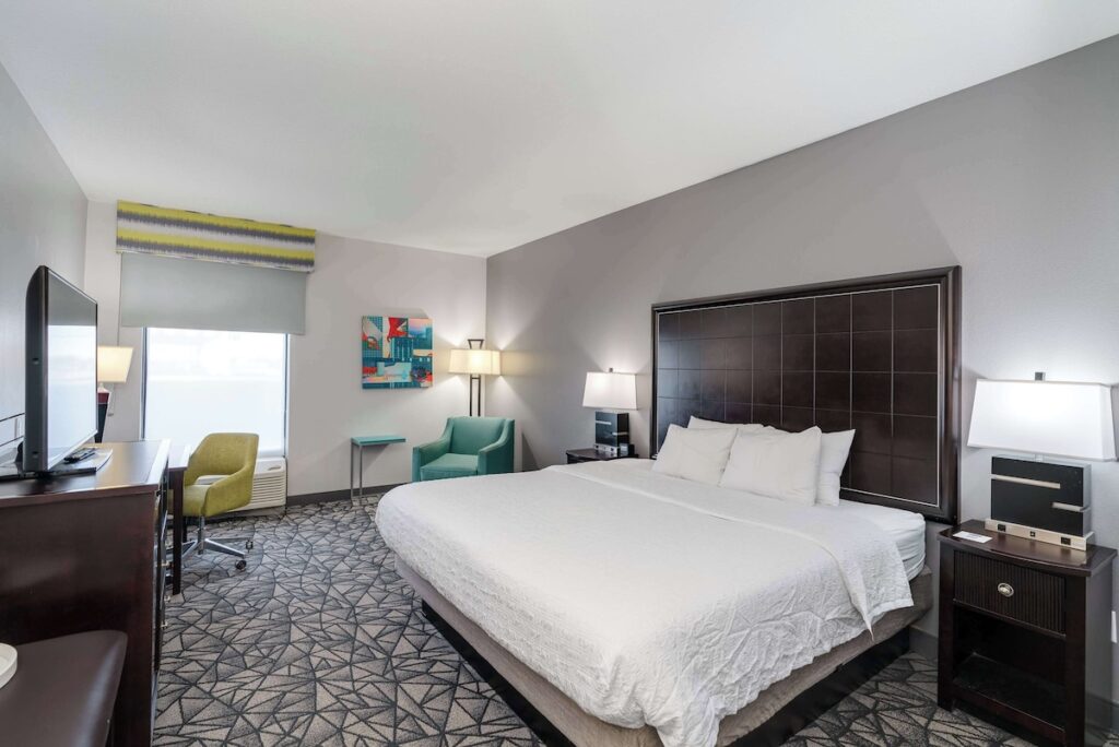 Hampton Inn Bloomington West - Image 3