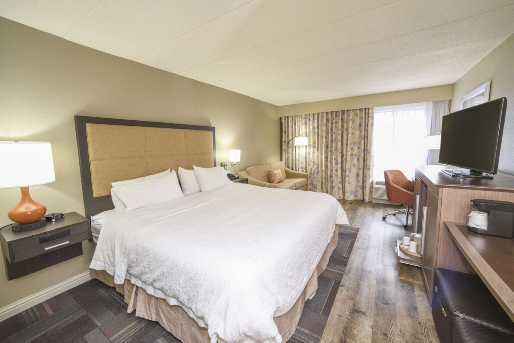 Hampton Inn Cincinnati-Eastgate - Image 2