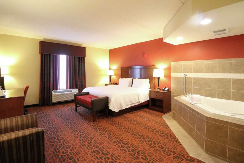 Hampton Inn Columbus-South - Image 3