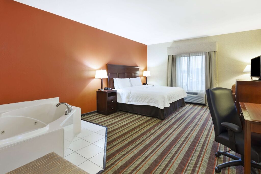 Hampton Inn Detroit/Southgate - Image 4