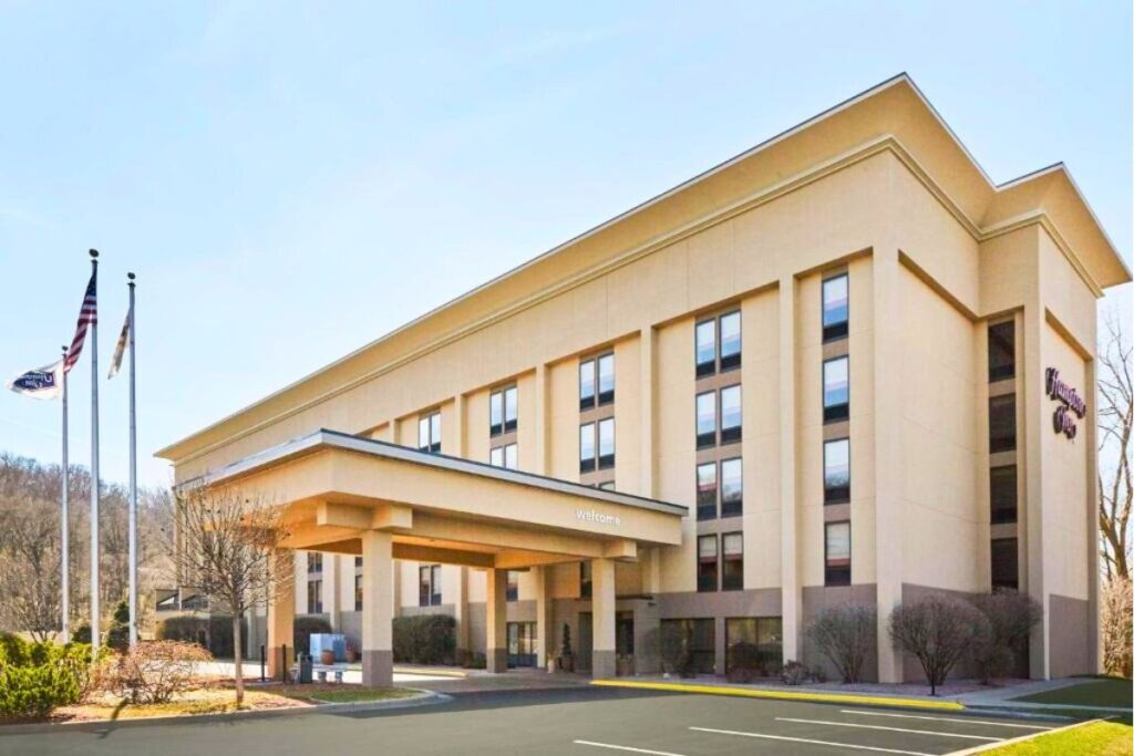 Hampton Inn East Peoria - Image 4