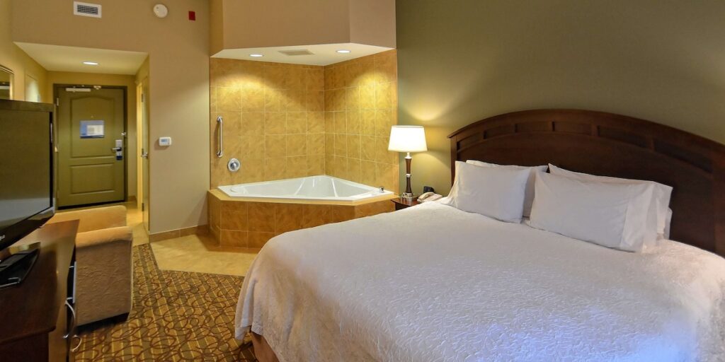 Hampton Inn Geneseo - Image 3