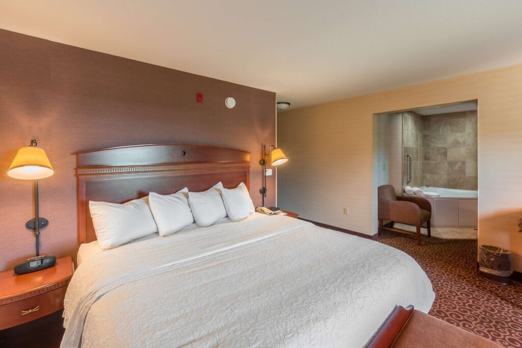 Hampton Inn Goshen - Image 1